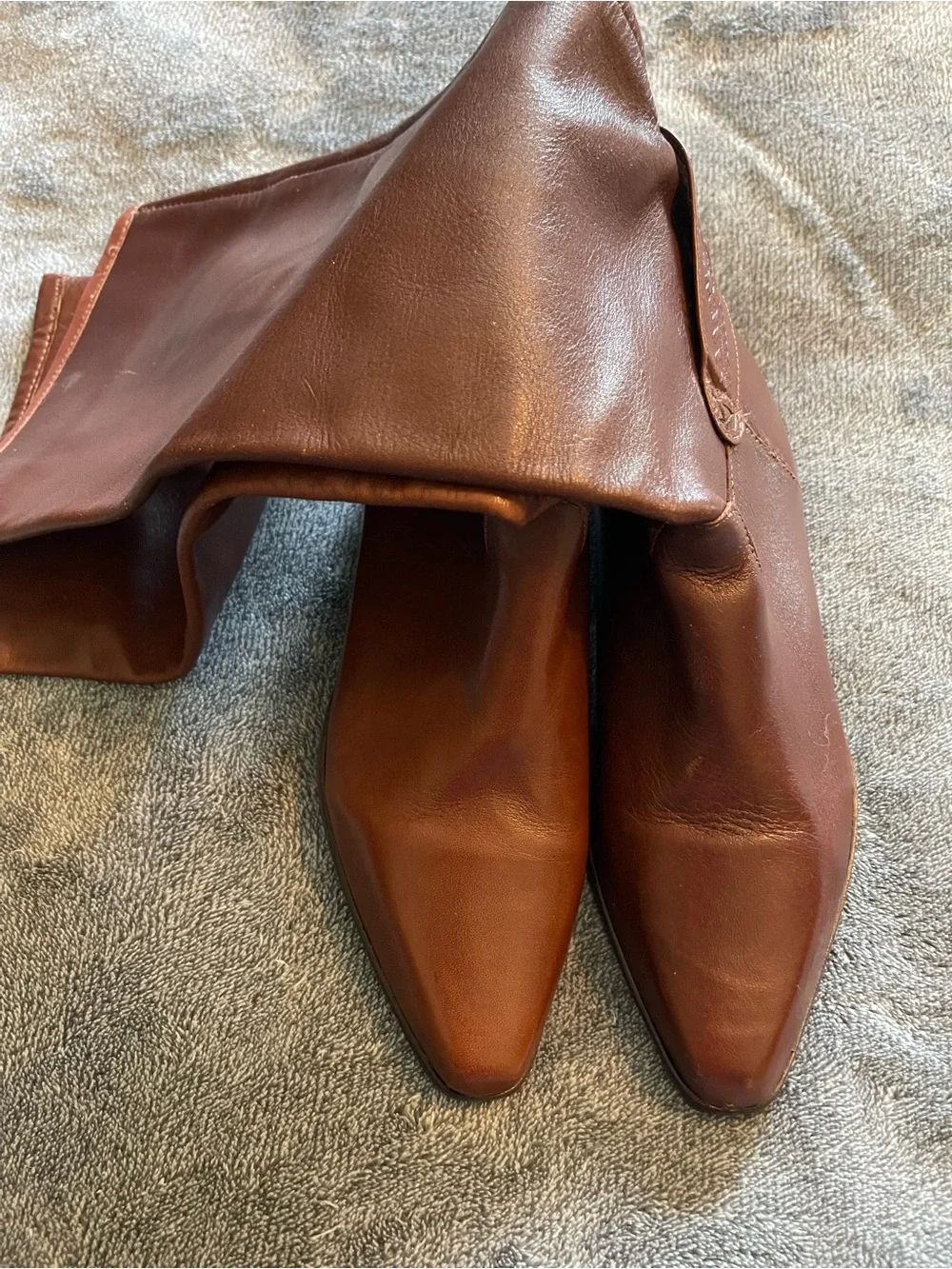 Classic Brown Leather Knee-High Riding Boots - Women